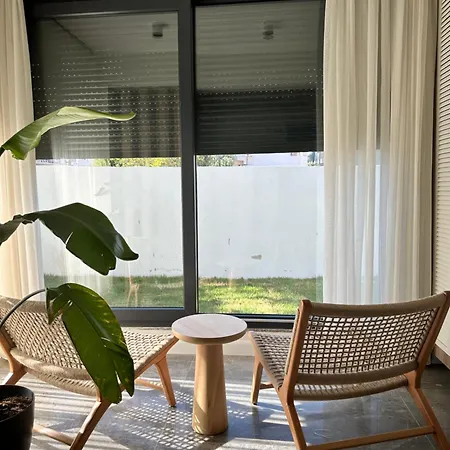 Leos Apartments 1 With Garden Near To Beach Apartamento *