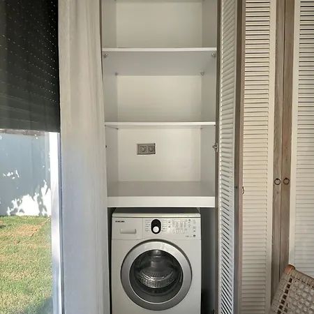 Leos Apartments 1 With Garden Near To Beach Apartamento *