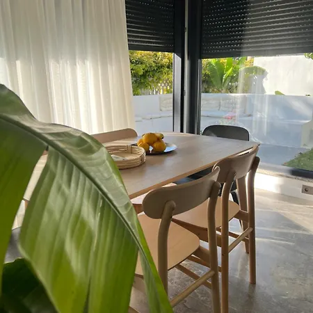 Apartamento Leos Apartments 1 With Garden Near To Beach *