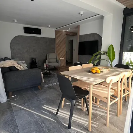 Leos Apartments 1 With Garden Near To Beach Apartamento *