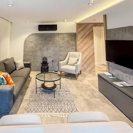 Leos Apartments 1 With Garden Near To Beach Apartamento *