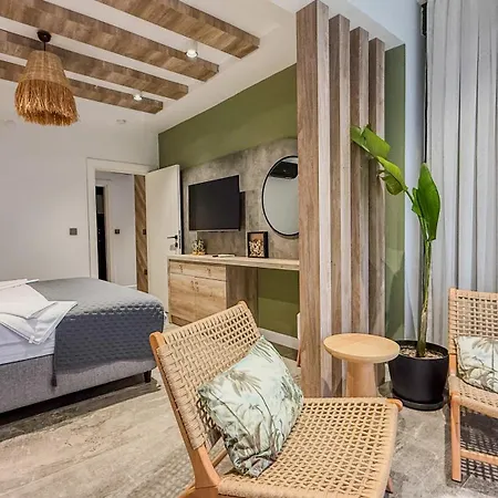 Apartamento Leos Apartments 1 With Garden Near To Beach *