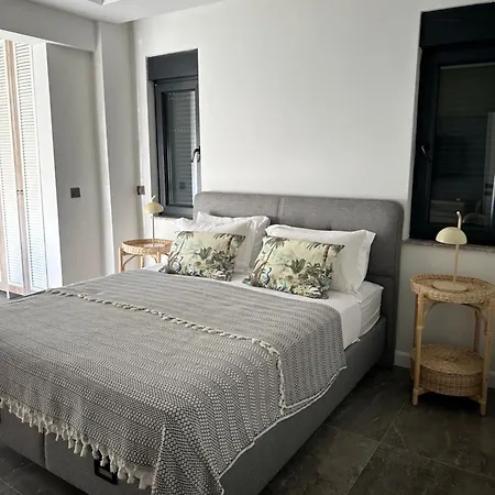 Leos Apart1 Apartament Side